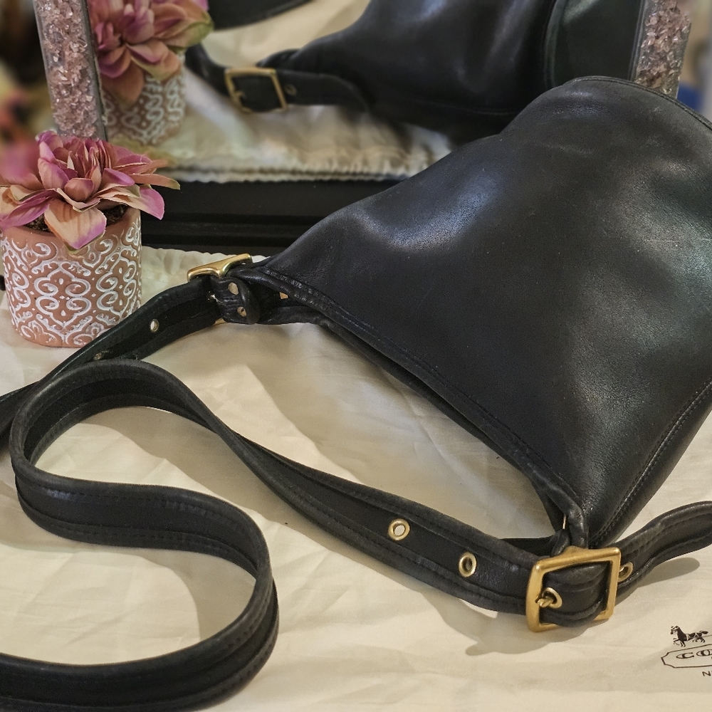 Vintage Maggie Duffle Coach Purse - Picture 7 of 8